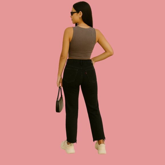 🔥 Levi’s Wedgie Black Distressed Straight Leg Jeans – Size 29 🔥 - Picture 2 of 11